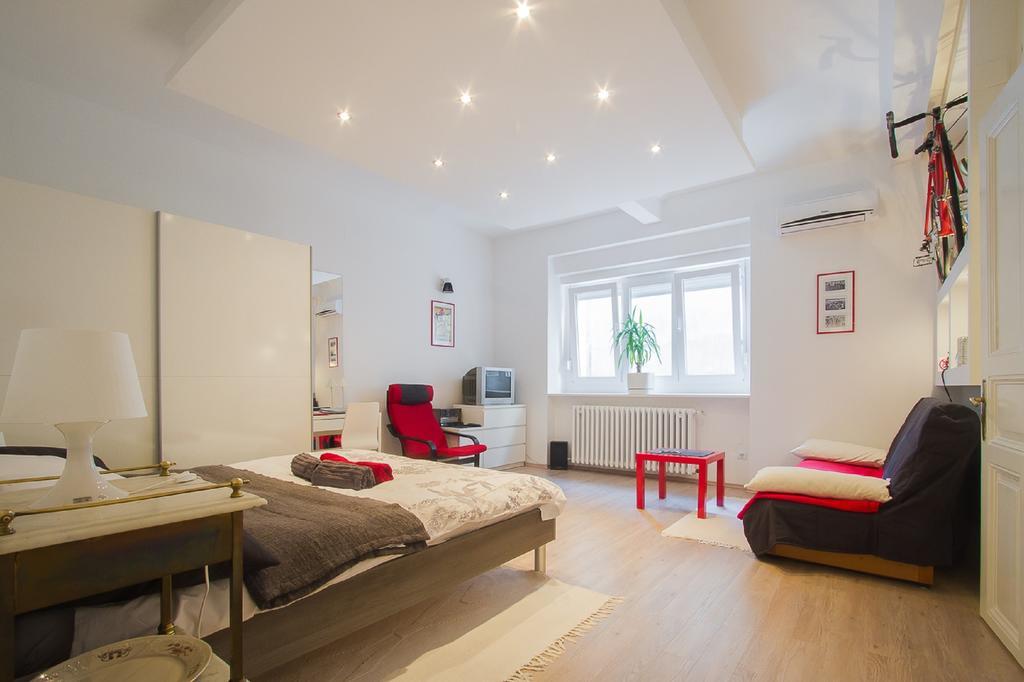 Red Bike Apartment
